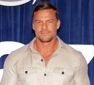 Alan Ritchson in an event