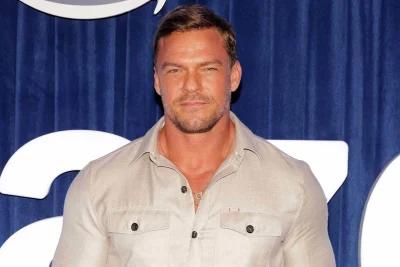 Alan Ritchson in an event