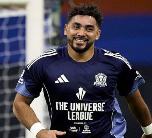 Dimitri Payet on the field