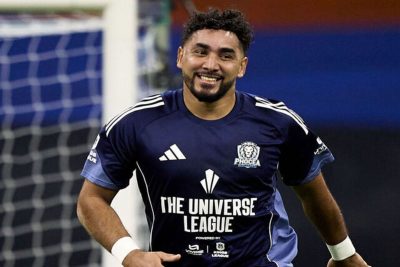 Dimitri Payet on the field