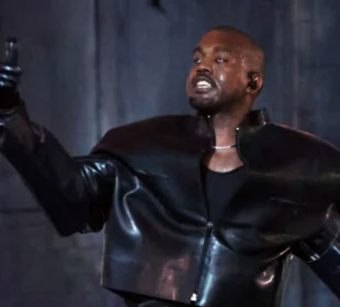 Kanye West prforming on the stage