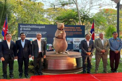 Hero Rat Magawa with Statue