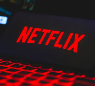 Netflix refunds subscribers