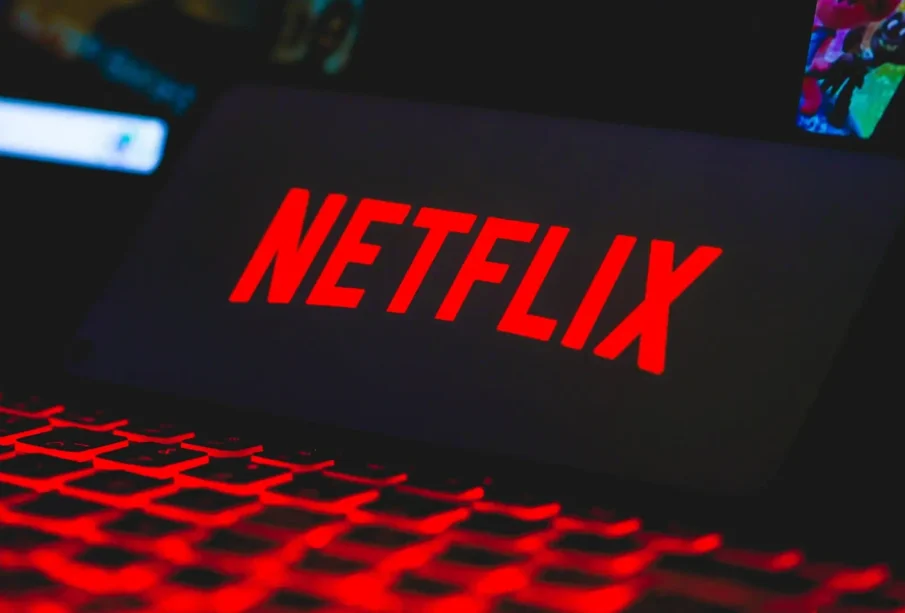 Netflix refunds subscribers