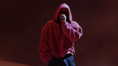 Justin Bieber performing on the stage