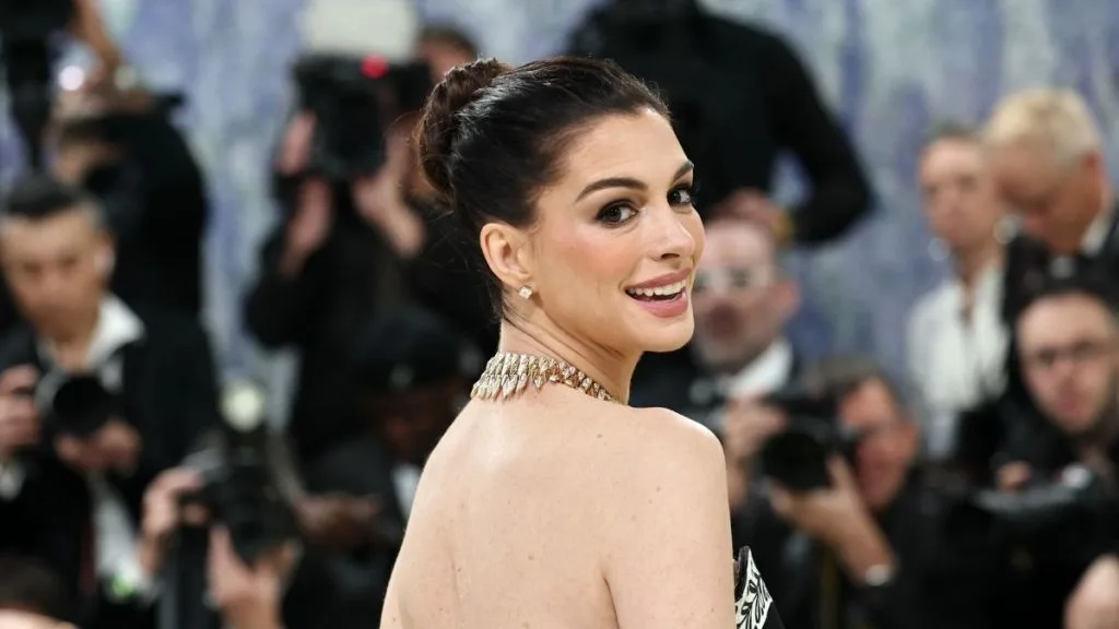 Anne Hathaway On The Red Carpet