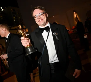 Missing Oscar Found After Airline Returns Statuette to Filmmaker