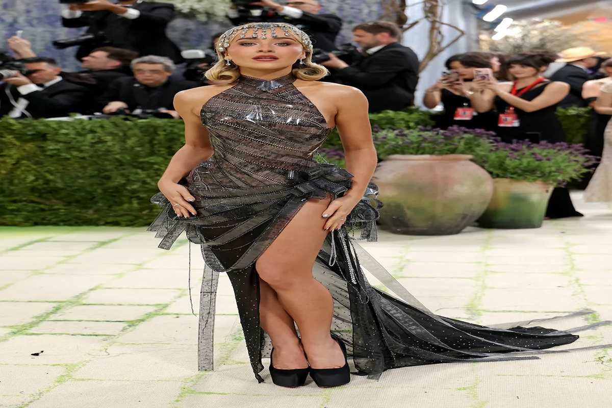 Sabrina Carpenter stuns at the Met Gala